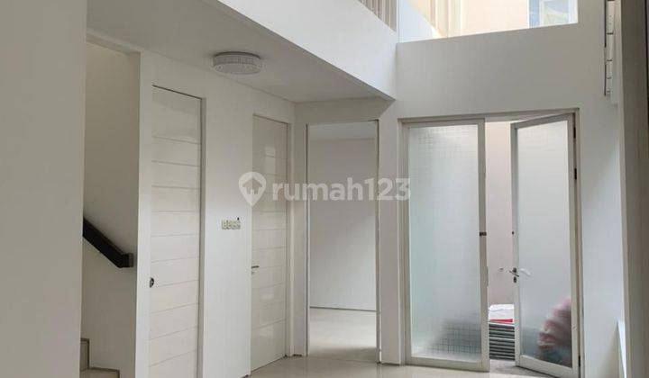 Rumah Royal Residence Model Minimalis Area Wiyung  2