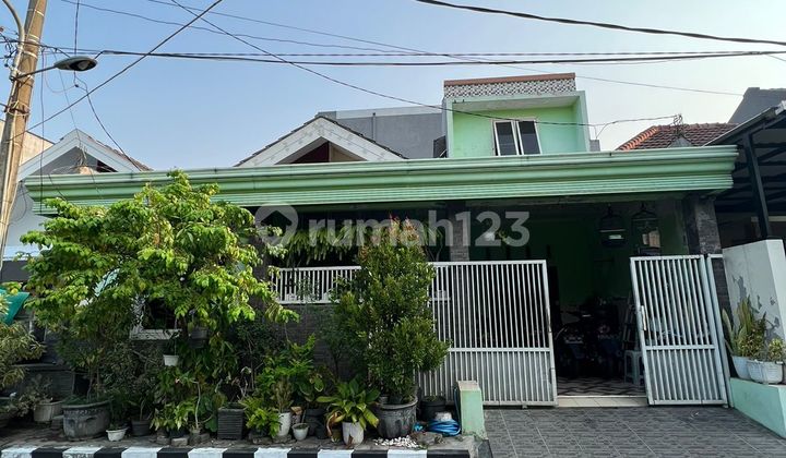 For Sale: Wiyung Babatan House with Front Public Facility (Pilang). For Sale: Wiyung Babatan House with Front Public Facility (Pilang).