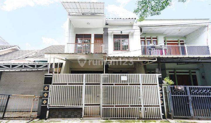 Rumah Siap Huni Semi Furnished dekat Mall dan Stasiun di Depok Harga Nego J19424 1