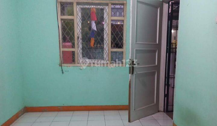 Rumah SHM Hadap Timur dekat Stasiun Kranji di Jaktim Harga Nego J18277 2