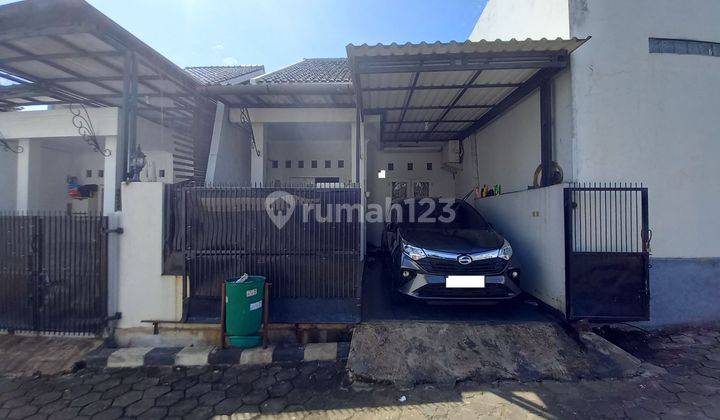 Rumah SHM Hadap Timur 8 Menit ke Stasiun Depok Bisa Nego J30264 1