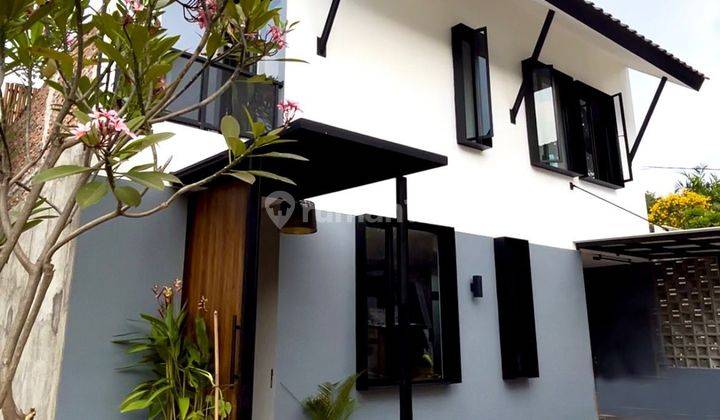 Rumah 2 Lantai Ala Villa di Bali di Jagakarsa 1