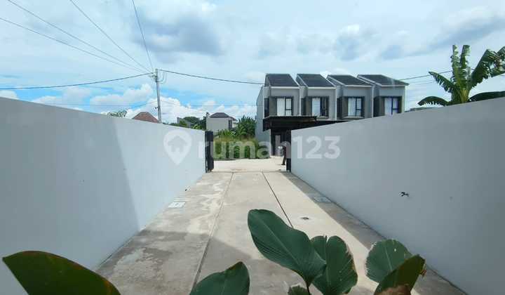 Rumah Dengan Tanah Luas Dan Bangunan Berkualitas Di Jatiasih
