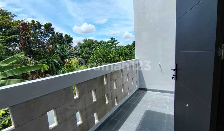 Rumah Dengan Tanah Luas Dan Bangunan Berkualitas Di Jatiasih 2