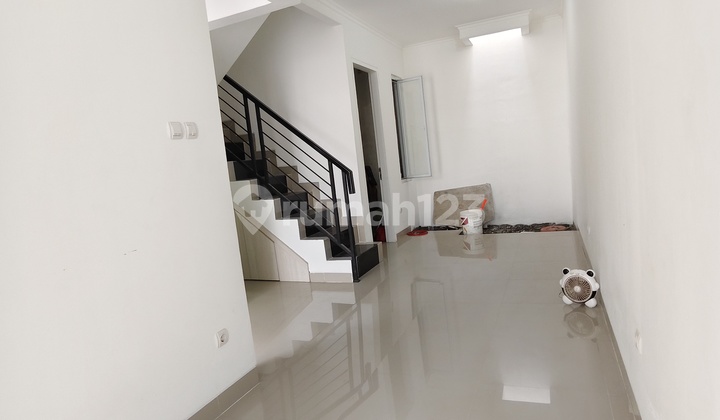 Rumah 2 lantai siap huni hanya 300meter dari jl raya jatiwaringin 2