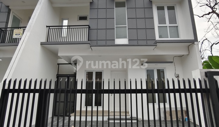 Selangkah dari aviary d hakim jatiwaringin rumah 2 lantai siap huni