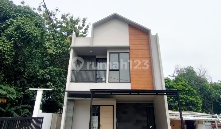 Rumah baru di dalam cluster one gate sistem di jatiasih ku
