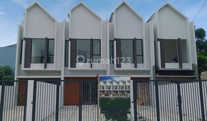 Rumah Baru 2 Lantai Bebas Banjir Tanah Luas Harga Terjangkau 1