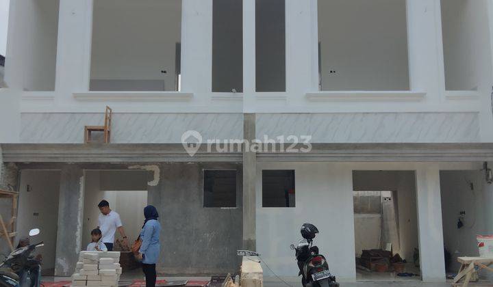 Rumah 2 Lantai Siap Huni 500meter Dari Galaxi Bekasi Kota 2