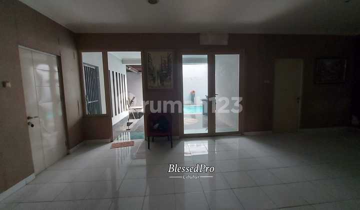 Quick Sale Nice House with Swimming Pool in Cibubur Tourism City 2