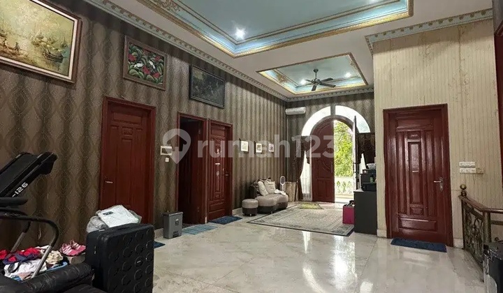 Riviera Classic Villa House Pakuwon City 2