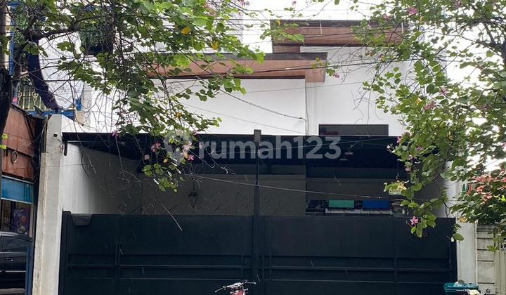 Rumah 0 Jalan Strategis Siap Huni Jalan Raya Manyar Surabaya 1