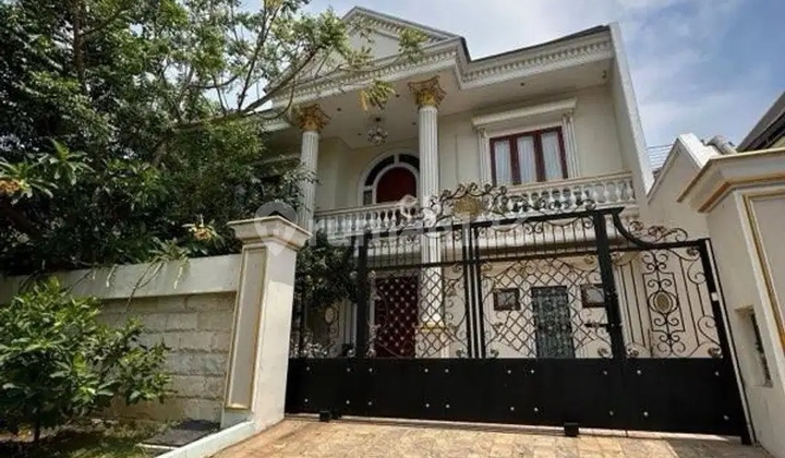 Rumah Villa Riviera Classic Pakuwon City