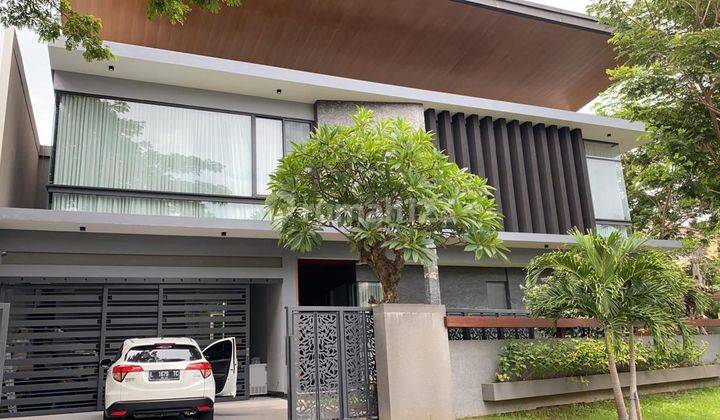 Rumah Pakuwon City Mewah Hook Villa Royal  1