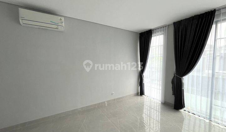  Rumah Minimalis Siap Huni Suvadiva Grand Island Pakuwon City  2