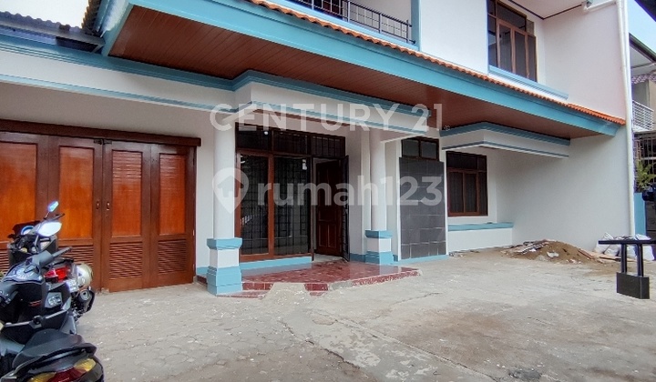 Rumah 2 Lantai Baru Di Renovasi 1,5 Kilometer Dari Tol Pasteur