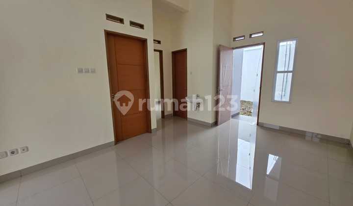 Strategic House Near Toll Road and Telkom University Strategic House Near Toll Road and Telkom University