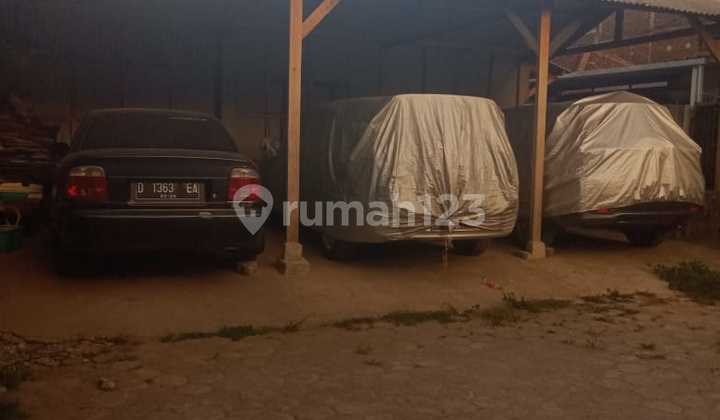 Well-Maintained Old House in Binong Batununggal 2