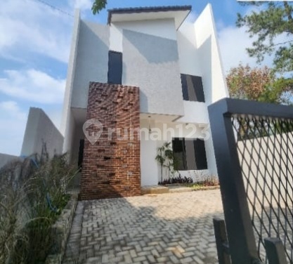 Rumah Elegan di Pondok Hijau Indah Bandung Rumah Elegan di Pondok Hijau Indah Bandung