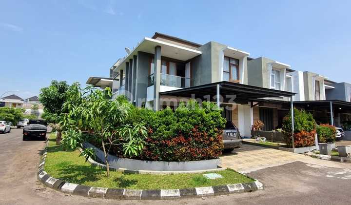 Rumah Hoek Cantik Cherry Field Bandung Selatan