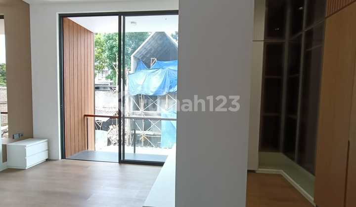 Rumah Baru Modern Riverside Residence Bandung 2