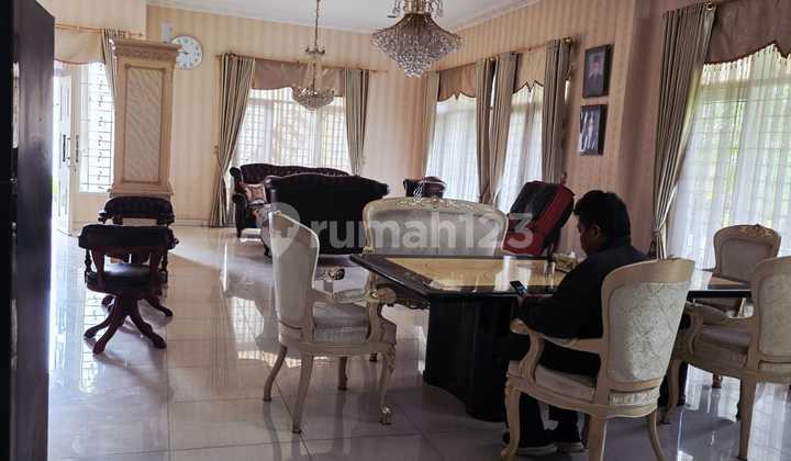 Rumah Klasik Luas di Sayap Moh Toha Deket ke Tol