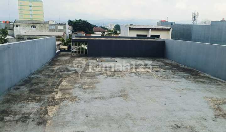 Rent a 3.5-Story Shop House Behind Bandung Market 2