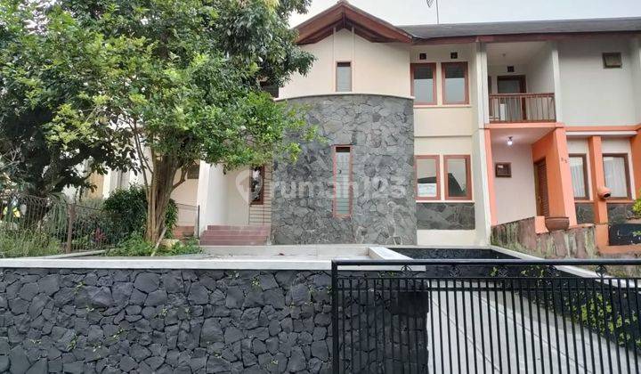 Dijual Rumah Asri 2 Lantai di Sersan Bajuri 1