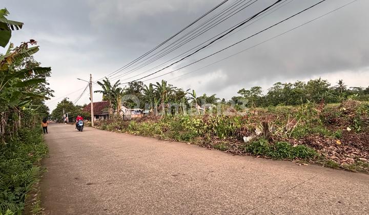 Strategis! Tanah 100Jtan Dekat Stasiun - SHM - Pinggir Jalantanah di Cisauk. Temukan Tanah yang Asri Ini, Dijual Menghadirkan Lingkungan Fasilitas yang Lengkap, Cocok untuk Anda yang Menginginkan Hunian Aman. Spesifikasi Utama Properti: - Sertifikat: SHM 