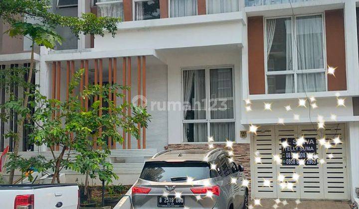 Disewa rumah 3 lantai di permukiman berkembang modernland 1