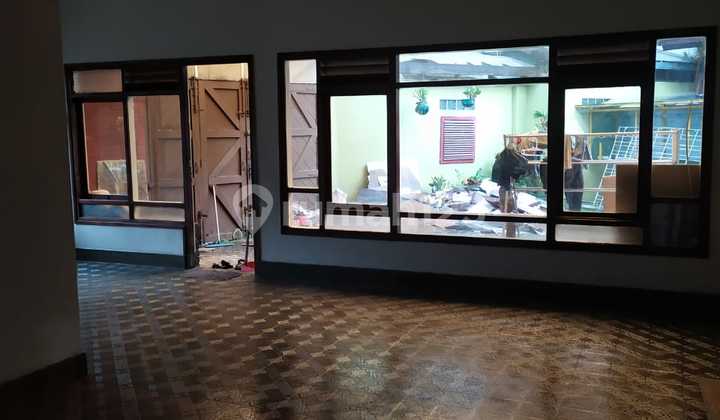 Rumah Klasik  Cocok Untuk Cafe Dibandung 2