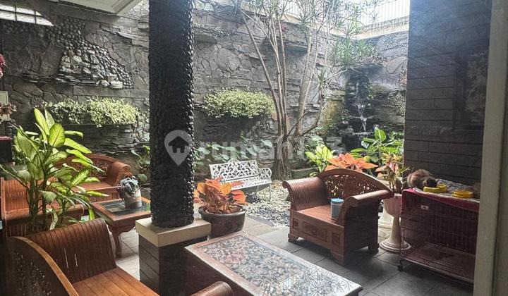 LARGE 2-STORY LUXURY HOUSE ON MAIN ROAD IN MEKAR WANGI 2