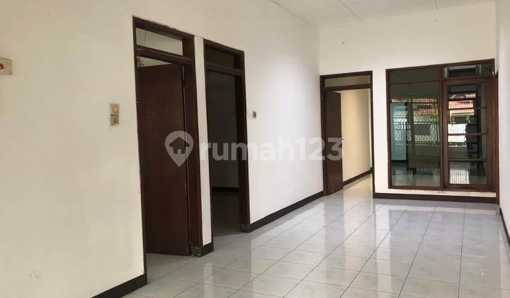Ready-to-Occupy TKI House in 2 Prime Locations Ready-to-Occupy TKI House in 2 Prime Locations