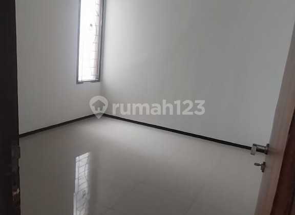 RUKO 2 LANTAI SIAP PAKAI MAINROAD DI JALAN PADALARANG  2
