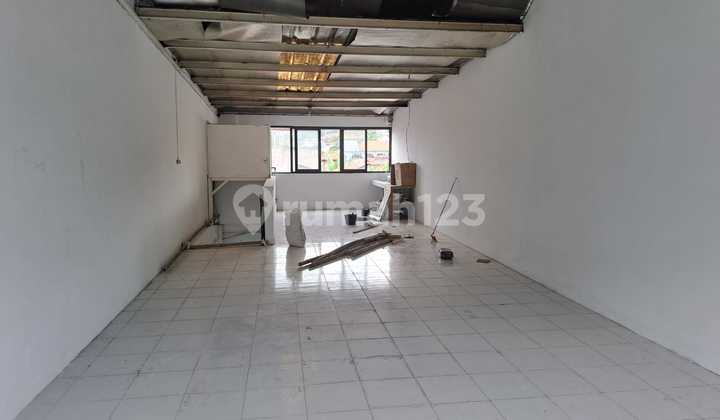 Three-Storey Shop House on Main Road, Padalarang Street 2