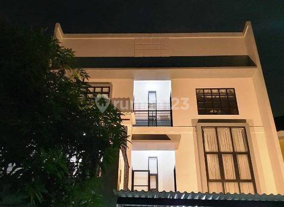 Rumah 3 Lantai Ada Kolam Renang Citra Gran Cibubur 1