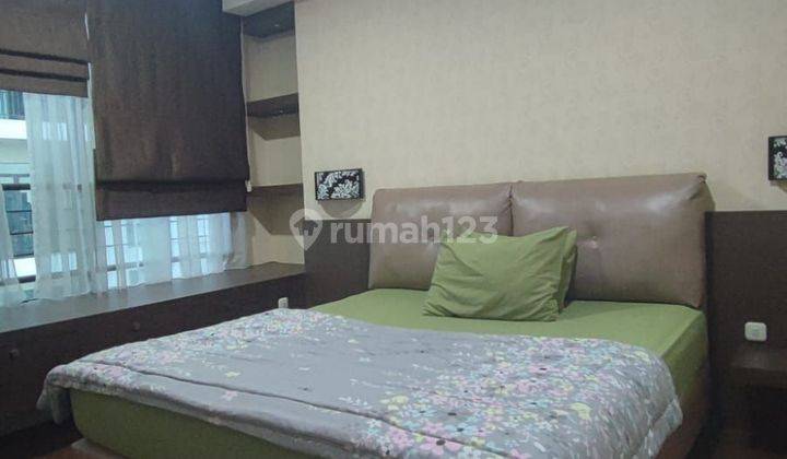 For Rent Apartemen Hampton Park 3BR Full Furnish  2