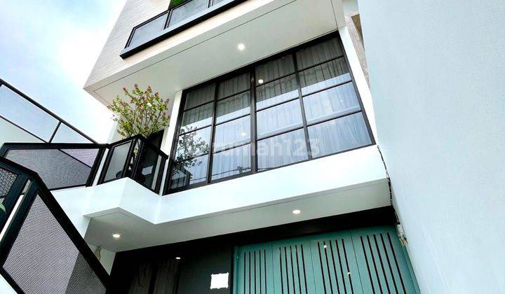 Dijual Rumah Minimalis Modern Private Pool di Cepete 1