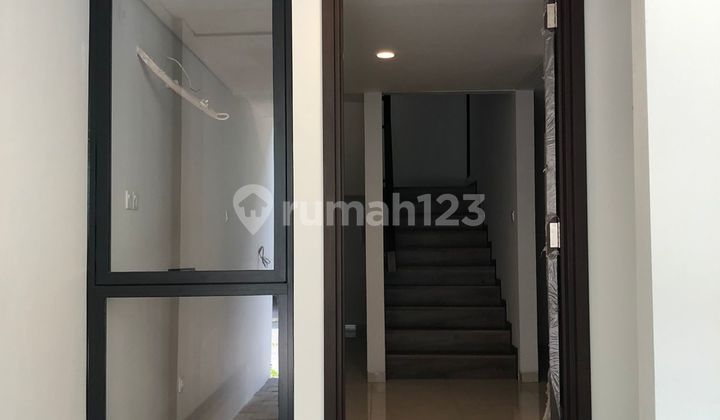 For Sale Rumah Mewah di Serenia Hills Lebak Bulus 3 Br 3 Lantai 2