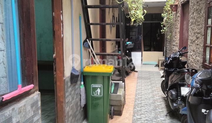 For Rent Rumah Kost Dekat Stasiun Palmerah dan Halte Busway