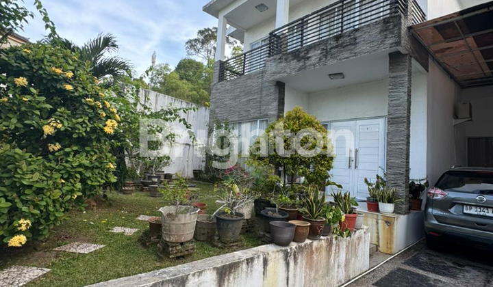 Rumah Cantik dan Mewah di Bukit Indah Sukajadi Rumah Cantik dan Mewah di Bukit Indah Sukajadi