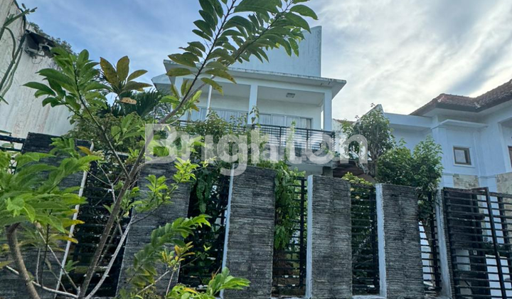 Rumah Cantik dan Mewah di Bukit Indah Sukajadi 2