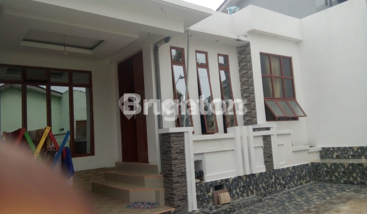 Rumah Cantik di Siriaon Regency Tiban Indah Sekupang