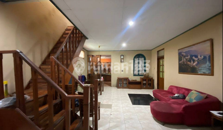 ruang keluarga dijual rumah di palem bintaro,