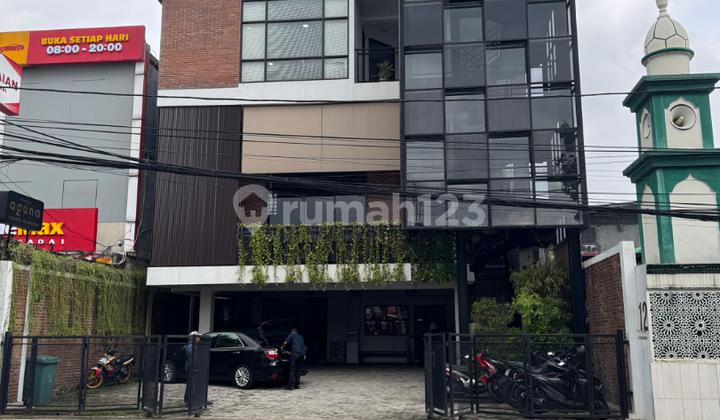 Mini Building di Radio Dalam Mini Building di Radio Dalam