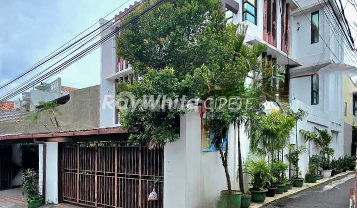 3-Storey House Near Haji Nawi MRT South Jakarta 2