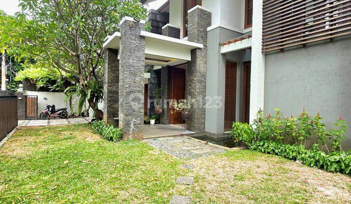 Rumah Tropical Modern, Strategis Di Kebayoran Baru  2