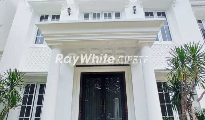 Rumah Modern Siap Huni, Lokasi Tenang, Di Kawasan Pondok Indah