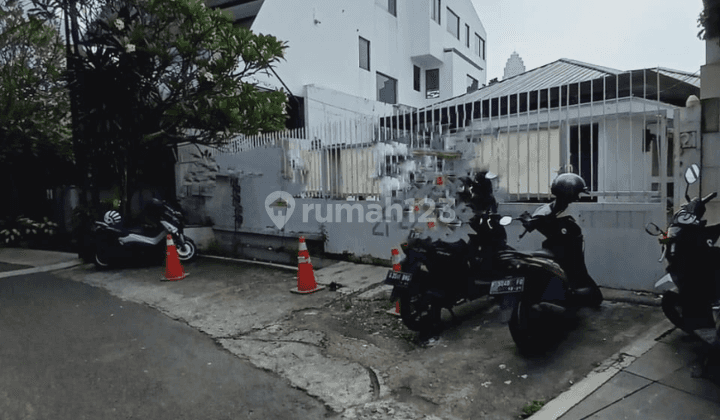 Rumah Lama, Butuh Renovasi, Strategis, Walk In Distance To Scbd  2