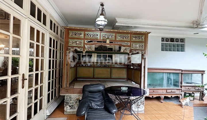 Beautiful House in the Premium Area of Kebayoran Baru 2